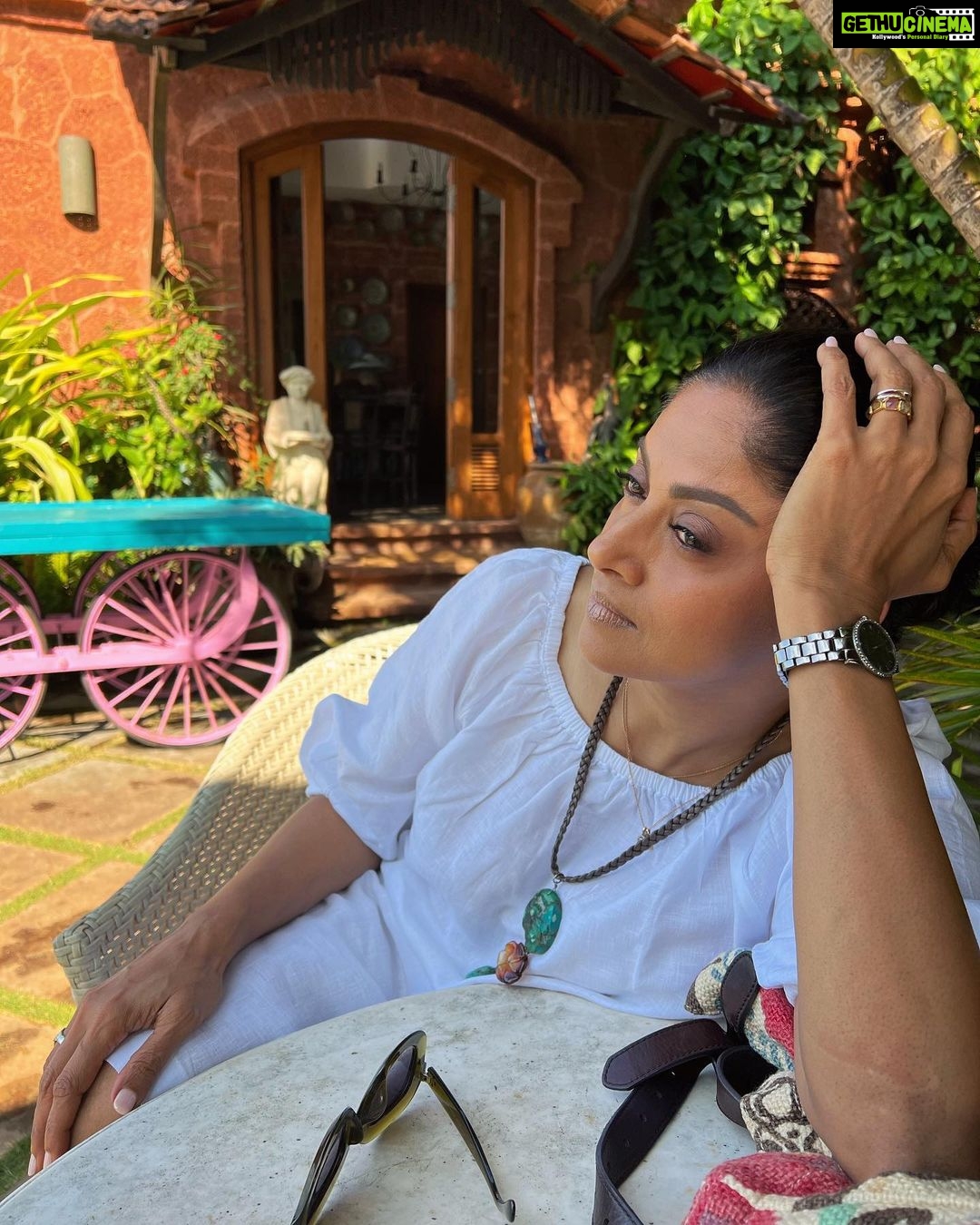 Nadhiya - 49.8K Likes - Not sure why I’m so deep in thought… 😂
#travel #mindset #relaxing