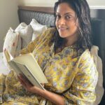 Nadhiya Instagram - Refreshing Sunday 💛