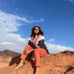 Nadhiya Instagram - 🌅🕶🧡