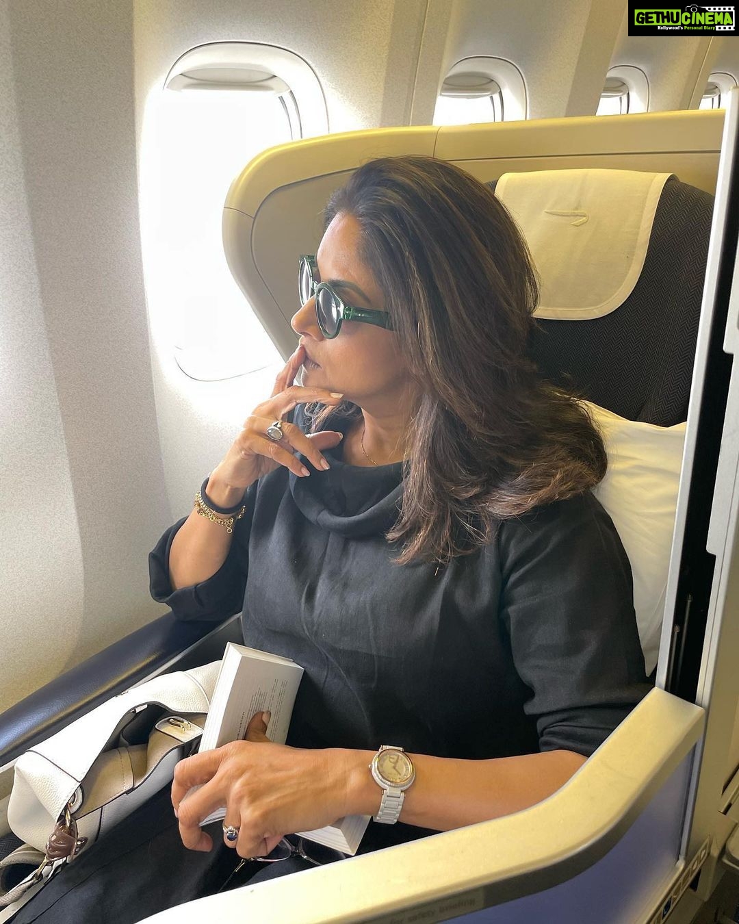 Nadhiya - 51.7K Likes - Heading off to a quick family get away🧡❤️