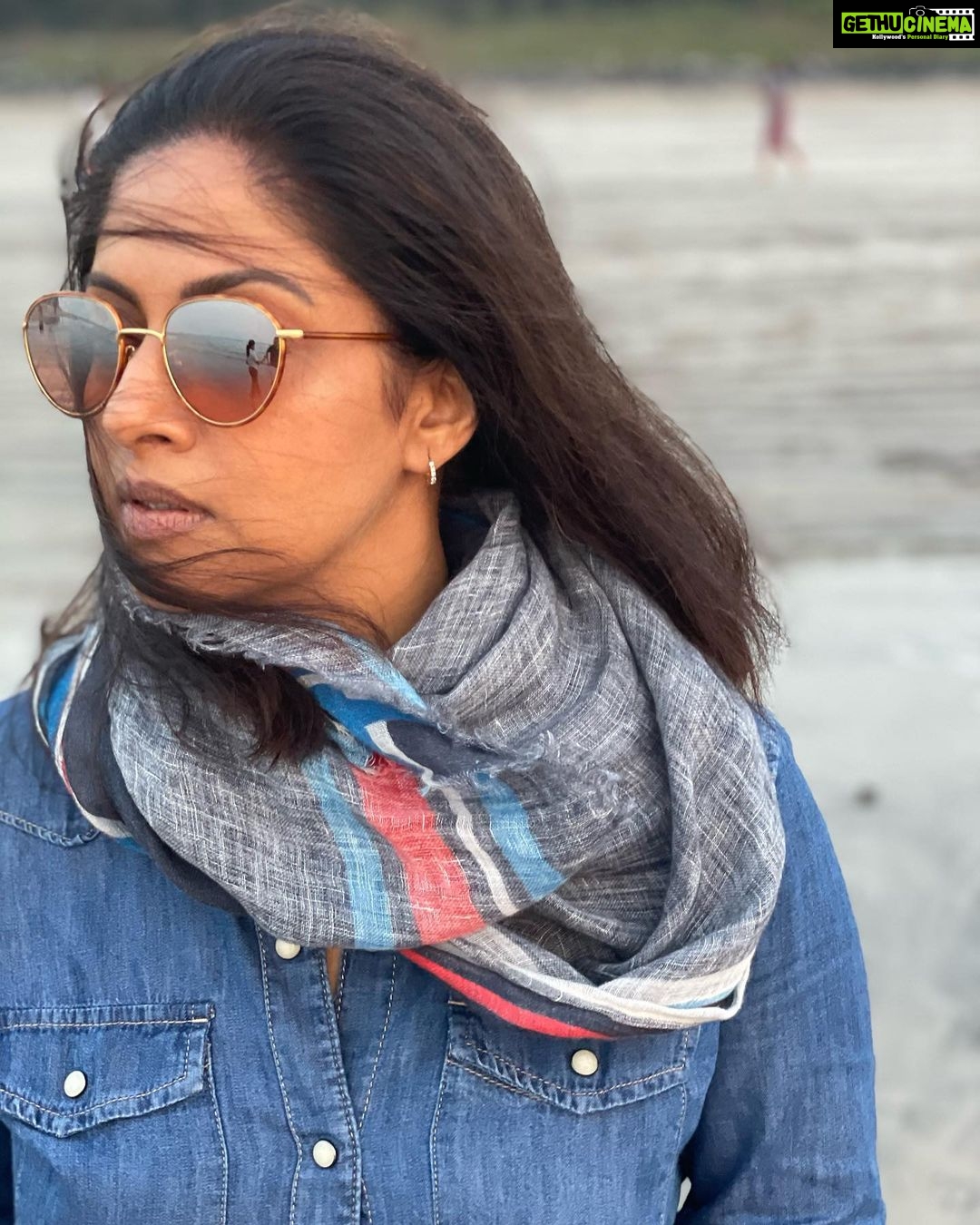 Nadhiya Instagram - Sunset on my mind ๐งก๐๐
