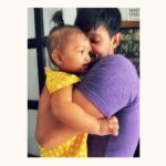 Nakul Instagram - Only Mumma @srubee can take lovely pics like this 🥺❤️ . . #myakira #khulbaebee #khulbeetails #mydaughter #nakkhulsrubee #priceless