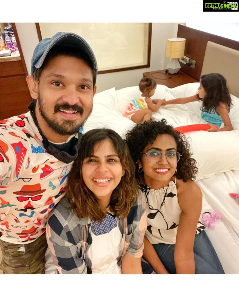 Nakul Instagram - Had the much needed break yesterday with this lovely family ! We’re so happy to have met like minded parents who are so inspiring and working so hard to bring about a change and improve people’s lives, they have surly made a massive difference in our lives! . . We heart you Maya, @mayas_amma & Maya’s Papa @designehaus_int ❤ . P.S. - what an awesome way to celebrate our first #parentsday 🤩 . #friendslikefamily #khulbaebee #khulbeetails #mayasamma #newgenparents #breakingstereotypes