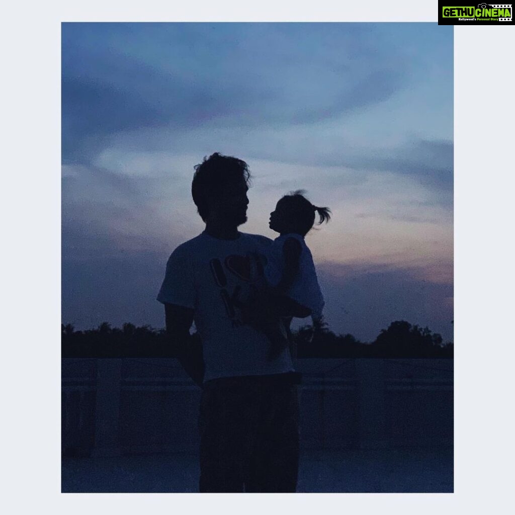 Nakul Instagram - Twilight with #myakira 💜 @srubee the best for always taking amazing pictures 🥺🥺 #khulbee #khulbaebee #khulbeetails #nakkhulsrubee #twilight #myhome