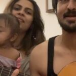 Nakul Instagram - After the video with AKIRA, many of you’ll requested me to sing this song .. plus sruti loves this song! Ok, I too love the song! And also, if you can’t see my face because of my hair? It’s all because of Sruti and AKIRA who don’t like sharing clips 🤔 Hope you’ll like it 🥰🙏🏼 #myakira #khulbee #khulbaebee #khulbeetails #nakkhulsrubee #guitarcover #newparentslife #arrahman #snehidhane