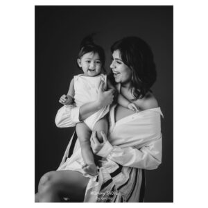 Nakul Instagram - I truly have no words to express my gratitude, all I can say is Thank You from the deepest part of my Heart 🙏🏼 

@mommyshotsbyamrita - You’ve captured my world in your lens ❤️
.
.
📸 @mommyshotsbyamrita 
MUA: @salomirdiamond 
Hair : @raisedbrowsbybhavani 
Styling: @prajanyaanand 
.
.
#khulbeetails #myakira #khulbabee #nakkhulsrubee #mommyshotsbyamrita #potrait #familypotrait #myworld