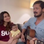 Nakul Instagram – Guess who joined us in our jamming session while his sister was in school ? It’s no surprise that Amore is also an @anirudhofficial fan like us ! I mean who is not ? 😆

Catch Rockstar on Hotstar Chennai concert Live on Disney+ Hotstar on Oct 21st! 

#RockstarOnHotstar
#Livestreaming
#Disneyplushotstar
#AD #khulbeetails #khulbaebee #nakkhulsrubee #myamore #guitarcover 

@disneyplushotstartamil