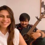 Nakul Instagram – FINAALLLYYYY we somehow managed to record one of our most favourite song amidst sleepless nights and exhausting days ! Akira refused to come sit in the video and even pushed our phone when we were recording ! You can hear here in the background playing and Amore was babbling while we were singing 😅😅

#khulbeetails #khulbaebees #myakira #myamore #amaturesingers #guitarcover