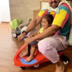 Nakul Instagram – This is how @actornakkhul was using this swing car and broke his back before realising how to actually use it ! 😂😂😂😂
I mean when your daughter INSISTS that you sit along with her and ride it, how can you say no ? 😅

#myakira #khulbee #khulbeetails #khulbaebee #nakkhulsrubee