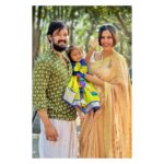 Nakul Instagram - Akira’s first Tirupati trip 🙏🏼 📸 @danushbhaskar My Kurtha @vastara_thelabel Akira’s Paavadai @collectiveamara #myakira #khulbeetails #khulbaebee #khulbee #familytrip