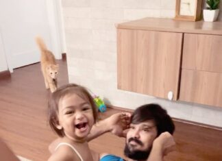 Nakul Instagram - Akira maybe looks like a xerox of me but her characteristic are ditto her Mumma @srubee ! Both these Leos torture me while working out. One makes banana cake and the other sits on me and eats while I’m working out ! Nalla vechu seringa da enna ! 😕😕 Btw fam … DID YOU ???? SHOULD’NT YOU ??? 🤔 #myakira #khulbee #khulbeetails #khulbaebee #nakkhulsrubee #workoutlife #didyou