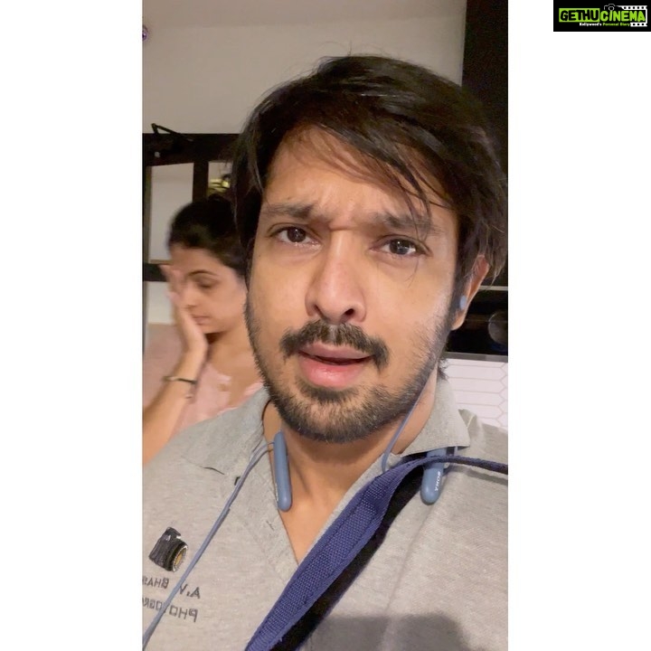 Nakul Instagram - So what’s up with the injury?.. well here is a glimpse of that .. and what I’m going to to do hence forth and what you should be doing as well in the sense of public safety 😐 . . #khulbaebee #khulbeetails #publicsafety #recuperating #recuperatingmode #didyou? #shouldntyou? #youshould #godo