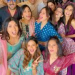 Neha Prajapati Instagram - Had a blast at @shireenmirza and @hasansartaj ‘s Eid party.. You two are wonderful host .. delicious food .. specially “sheerkurma” a big muuaahhh to mommy .. & surprise yummy cake by @iamitsinghthakur 🤤 Funfilled laughters .. dumbshedas(we won btw😅) And the “JADOJEHAD” we made for making reels🤣🤣🤣 Thankyou for inviting 🤗❤️❤️