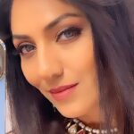 Neha Prajapati Instagram - Feel the music🎵 . . #reels #reelsinstagram #reelitfeelit #instagramreels #music #bollywood #bollywoodsongs #nehaprajapati