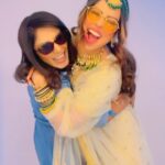 Neha Prajapati Instagram - Come groove with us..💃🏻💃🏻 . . #reels #reelitfeelit #reelsinstagram #trendingreels #instagramreels #dancingqueen #dancereels #bollywoodsongs #explore #explorepage