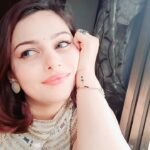 Nehalaxmi Iyer Instagram - Mere saamne wali Khidki mein ek Chaand ka Tukda rehta hai 🌔 #reelsindia #trending #explorepage #ishqbaaz #nehalaxmi #aestheticedits #viralvideos #slowmo Mumbai - मुंबई