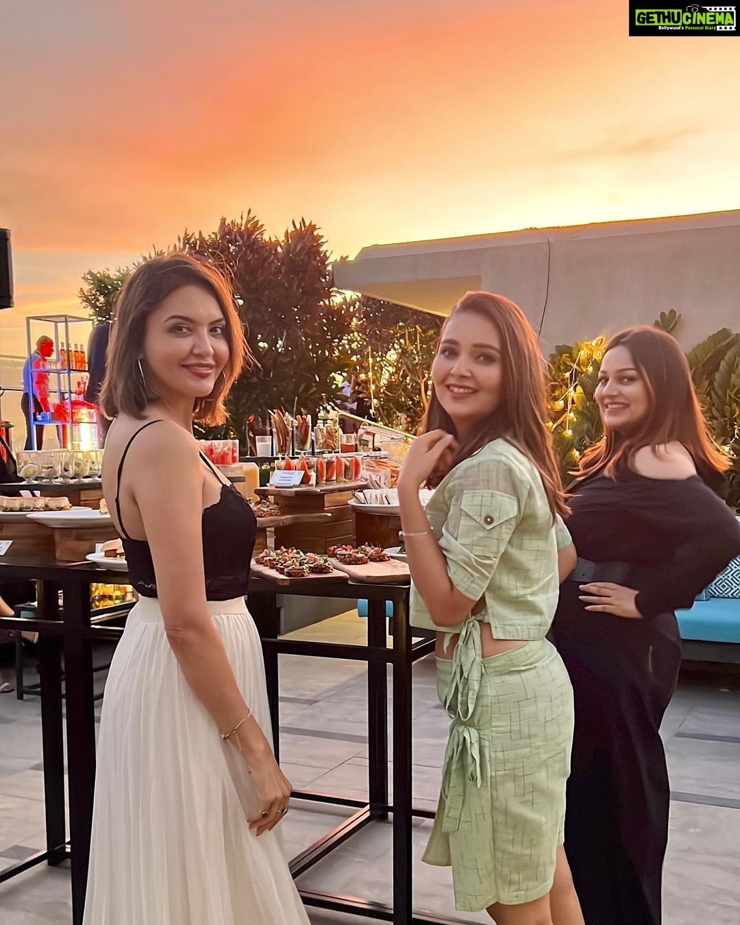 Nehalaxmi Iyer - 27.3K Likes - πππππ ππ πΉππ - Vlog Alert
Happy Birthday cutie @sonal_1206
π
π₯ Sundown soiree dump: great friends, endless laughter, and unforgettable views #photodump
.
#ootd Wearing this beautiful jumpsuit from @houseofmanaa_
πSora, @fairfieldbymarriottmumbai
.
.
.
.
.
.
.
.
.
.
.
.
.
.
#weekenddump #weekendvibes #instadaily #explore #trending #sundowner ##sundowner@sora #sora #poolsidelounge #rooftop #airportview #mumbaiairport #outfitoftheday #ootn #mansisrivastava #sonalvengurlekar #parullchaudhry #mumbai #mumbaisunset #sunsetvibes #pinksunset #orangesunset #bhagyalakshmi #saavi #nehalaxmi #quboolhai