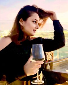 Nehalaxmi Iyer Instagram - 🔗𝕃𝕚𝕟𝕜 𝕚𝕟 𝔹𝕚𝕠 - Vlog Alert 

Happy Birthday cutie @sonal_1206 
🌅🥂 Sundown soiree dump: great friends, endless laughter, and unforgettable views #photodump 

.

#ootd Wearing this beautiful jumpsuit from @houseofmanaa_ 

📍Sora, @fairfieldbymarriottmumbai 
.

.

.

.

.

.

.

.

.

.

.

.

.

.

#weekenddump #weekendvibes #instadaily #explore #trending #sundowner ##sundowner@sora #sora #poolsidelounge #rooftop #airportview #mumbaiairport #outfitoftheday #ootn #mansisrivastava #sonalvengurlekar #parullchaudhry #mumbai #mumbaisunset #sunsetvibes #pinksunset #orangesunset #bhagyalakshmi #saavi #nehalaxmi #quboolhai