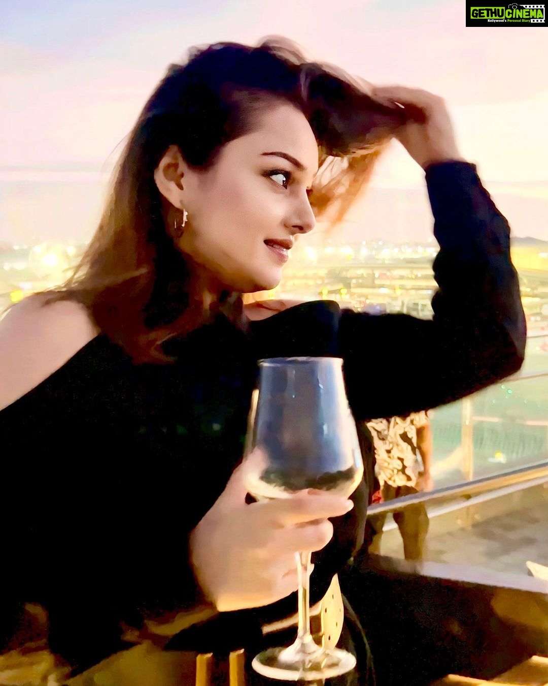 Nehalaxmi Iyer - 27.3K Likes - πππππ ππ πΉππ - Vlog Alert
Happy Birthday cutie @sonal_1206
π
π₯ Sundown soiree dump: great friends, endless laughter, and unforgettable views #photodump
.
#ootd Wearing this beautiful jumpsuit from @houseofmanaa_
πSora, @fairfieldbymarriottmumbai
.
.
.
.
.
.
.
.
.
.
.
.
.
.
#weekenddump #weekendvibes #instadaily #explore #trending #sundowner ##sundowner@sora #sora #poolsidelounge #rooftop #airportview #mumbaiairport #outfitoftheday #ootn #mansisrivastava #sonalvengurlekar #parullchaudhry #mumbai #mumbaisunset #sunsetvibes #pinksunset #orangesunset #bhagyalakshmi #saavi #nehalaxmi #quboolhai