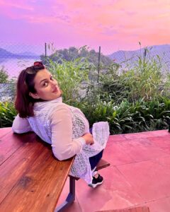 Nehalaxmi Iyer Instagram - In the embrace of a colorful sunset, the sky whispers secrets of beauty, and we are fortunate witnesses to its enchantment✨With the setting sun, the sky transforms into a palette of fiery oranges, serene blues, and soft purples, casting a spell of pure beauty.

.

.

.

.

.

.

.

.

.

.

.

.

.

.

.

.

.

.

#instadaily #skyispink #sunset #sunsetlover #pinksunset #sunsetphotography #statueofunity #ishqbaaz #trending #explore #photooftheday #ootd #nomakeupmakeup #nomakeuplook #explore #nehalaxmi