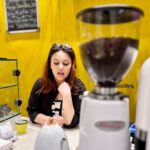 Nehalaxmi Iyer Instagram - 🔗𝕃𝕚𝕟𝕜 𝕚𝕟 𝔹𝕚𝕠 . . . 🌻 New #foodiefriday video is out ☕️ . . . . . . . . . . . . . . . #sunflowers #yellow #café #cutecafe #coffeemachine #coffee #cute #ishqbaaz #instadaily #photooftheday #coffeelover #instagood #explore #love #youtubevlog #foodvlogger #foodvlog #youtube #mumbai #india Mumbai - मुंबई