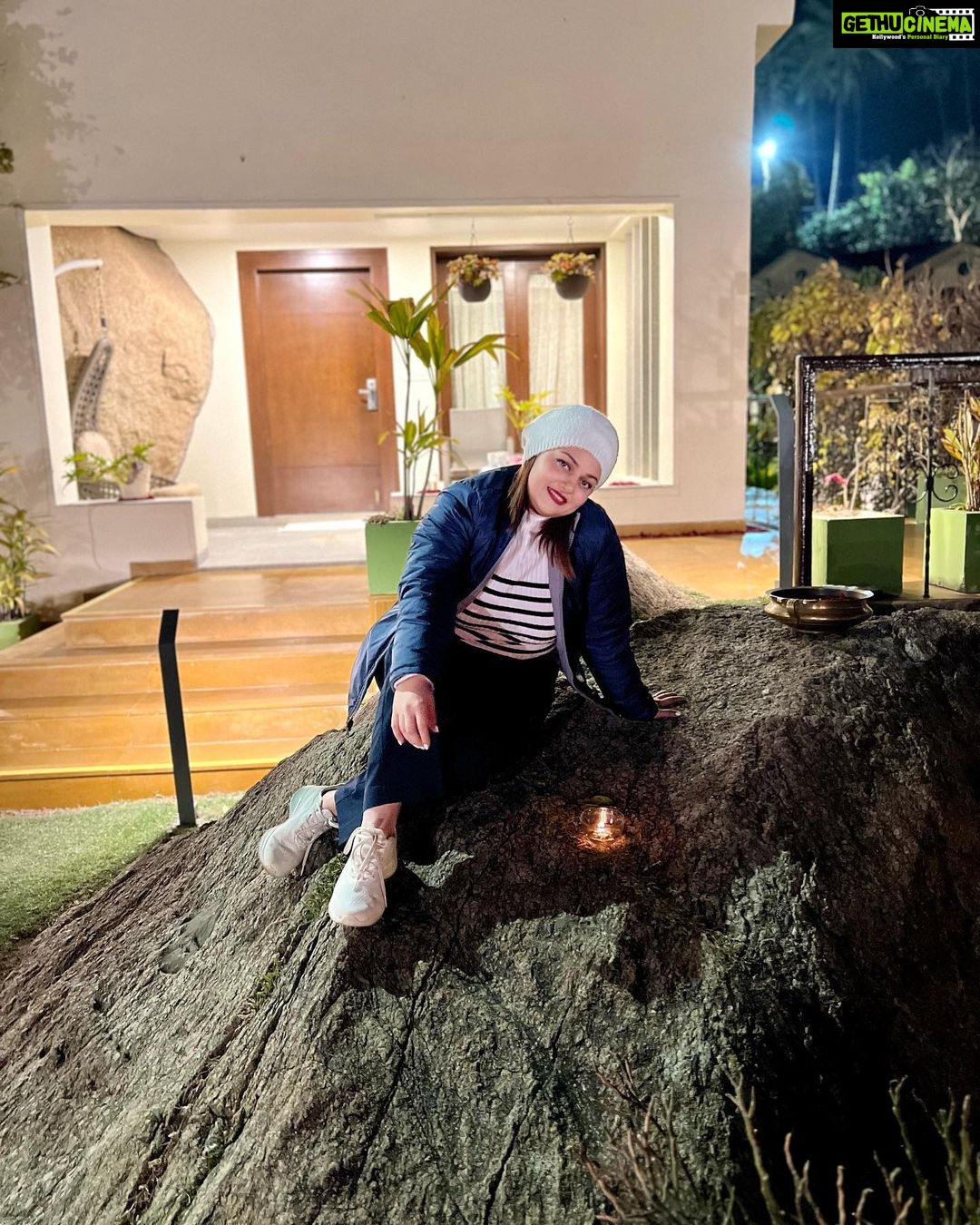 Nehalaxmi Iyer Instagram - On a night like this you can’t help but feel alive. (Vlog Link in bio) This night was truly magical. It was freeezing cold and we had not one but 2 bonfires lit. To keep us warm from within was the amazing food fresh out of the Barbeque! Watch my Vlog to witness the beauty of it all. ✨ . . . . . . . . . . #travel #travelstoke #traveldeeper #travelgirl #travelers #travelpic #traveldiary #travelmore #travellers #travellingthroughtheworld #travelguide #travelph #traveller #explore #travelphotographer #travelgoals #travelersnotebook #travelinspiration #ishqbaaz #travelworld #travelandlife #travelwithme #mountabu #mountabudiaries #nightsky #naturephotography #nightphotography #winterfashion Pahado Mein.