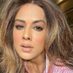 Nia Sharma Instagram – What’s the First thing you do in the morning.. 
Me:
Thank you if you’ve liked my nude makeup look. I did it. Ima be a pro😑❤️ Gwalior