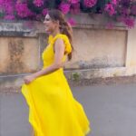 Nia Sharma Instagram – Hey boys! You can skip this reel… I’m just showing other girls my dress.. my Hair and my makeup☺️.. 

@sankpalsavita Hair.