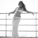 Nia Sharma Instagram - Just a body on a fast.🙃 untill the photoshoot’s done. @sabiphotography1 @jyotiiadvani.artistry @sankpalsavita