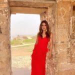Nia Sharma Instagram – Look for the Red Flags.. 🚩 
Me: 

Hair @sankpalsavita 
Look: Beautiful 😉😑 Gwalior Fort
