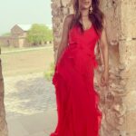 Nia Sharma Instagram – Look for the Red Flags.. 🚩 
Me: 

Hair @sankpalsavita 
Look: Beautiful 😉😑 Gwalior Fort
