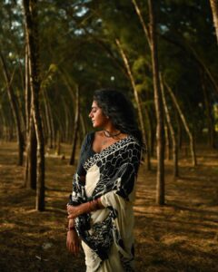 Nimisha Sajayan Instagram - 🌙 

📸 @abhilashmullassery