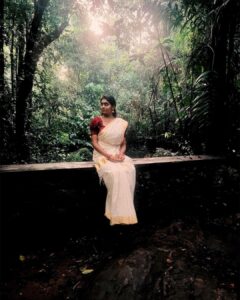 Nimisha Sajayan Instagram - 🍃❤️