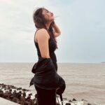 Niyati Fatnani Instagram - Hi there, Longtime no sea 😉🌊🌧️🫶 . . . . #hithere #longtimenosee #ocean #random #niyatifatnani