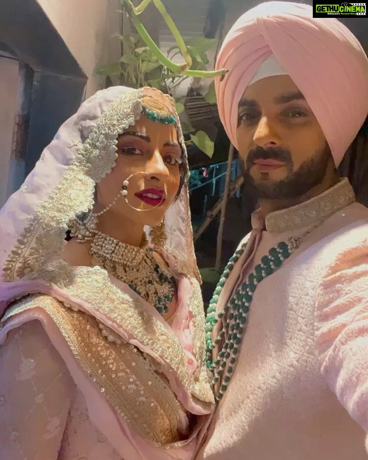 Niyati Fatnani Instagram - Happy birthday bolun ya Congratulations Karan gem…. Waise agar rab ji ne Aditya ji ko Ginni ke liye banaya hai toh Aditya ji ka award bhi Ginni ka hua na😝😅🫣(just kidding) Wishing you a great year. May you get all that your heart desires @karanwahi . . . . #happybirthday #post