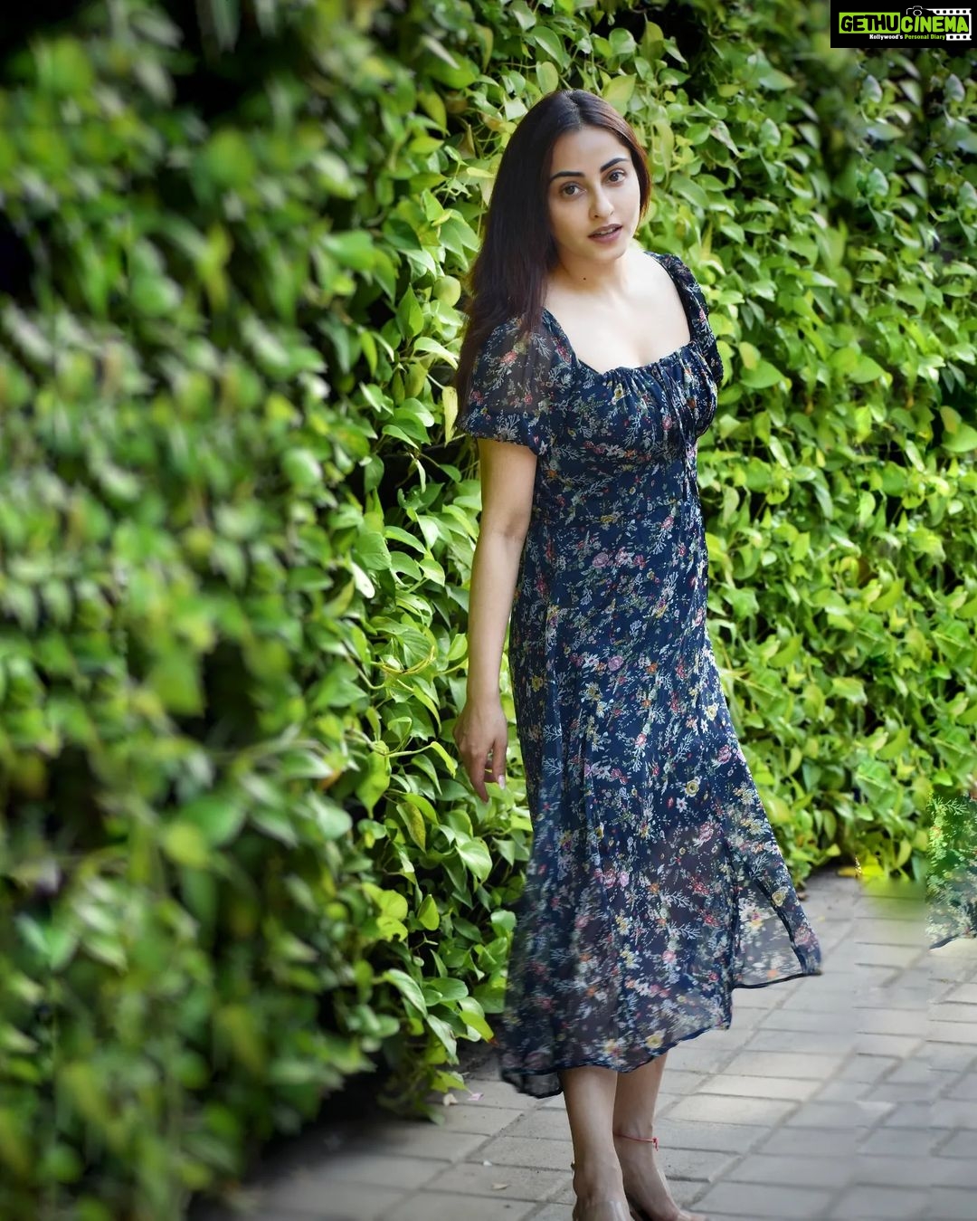 Niyati Fatnani Instagram - June looks pretty Jaunty to meπ»βππ₯³ Outfit: @athenalifestyle.in Brand PR: @socialpinnaclepr Stylist: @styling.your.soul . . . . #monday #nomondayblues #june #vibrant #niyatifatnani