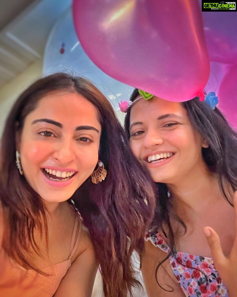 Niyati Fatnani Instagram - Happiest birthday favourite. I love you♾. Wishing you only & only happiness wise one♥😘♥ . . . #birthdaygirl #barkha #sisterlove #bani #gemini #bff #niyatifatnani