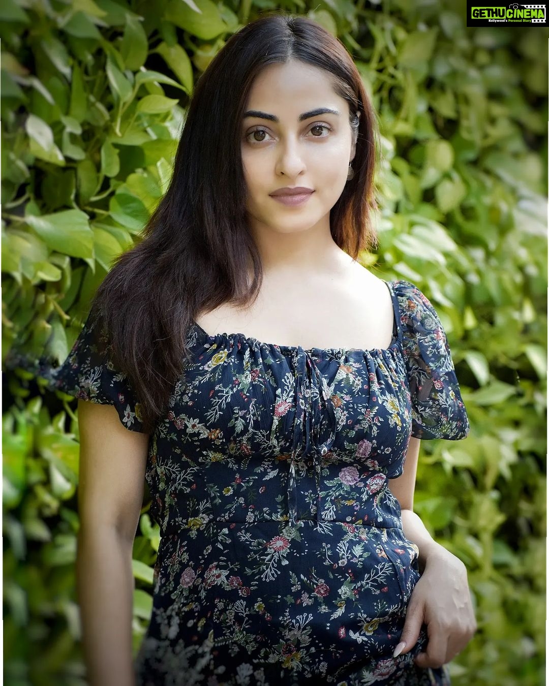 Niyati Fatnani Instagram - June looks pretty Jaunty to meπ»βππ₯³ Outfit: @athenalifestyle.in Brand PR: @socialpinnaclepr Stylist: @styling.your.soul . . . . #monday #nomondayblues #june #vibrant #niyatifatnani