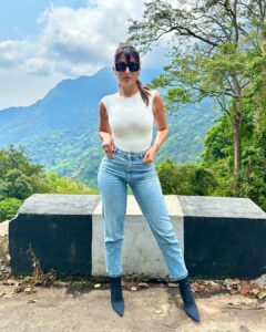 Nora Fatehi Instagram - New beginnings 🎥 🎬 
Its a vibe out here in Ooty! First day of shoot was 😍