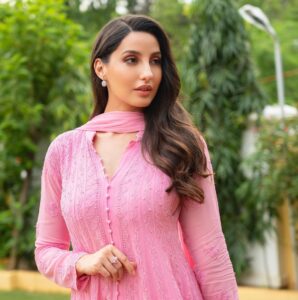 Nora Fatehi Instagram - Mujhe Chhod Ke Jaane Wale,
Ja Chhod Diya Tujhko..
Jiska Mara Hua Zameer
Hum Usko Maar Ke Kya Lenge..

@aasthasharma @marianna_mukuchyan @anups_