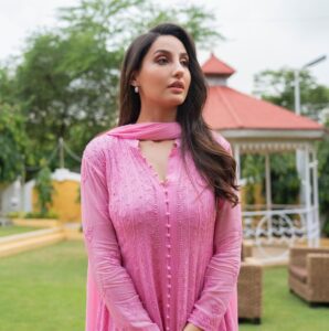 Nora Fatehi Instagram - Mujhe Chhod Ke Jaane Wale,
Ja Chhod Diya Tujhko..
Jiska Mara Hua Zameer
Hum Usko Maar Ke Kya Lenge..

@aasthasharma @marianna_mukuchyan @anups_