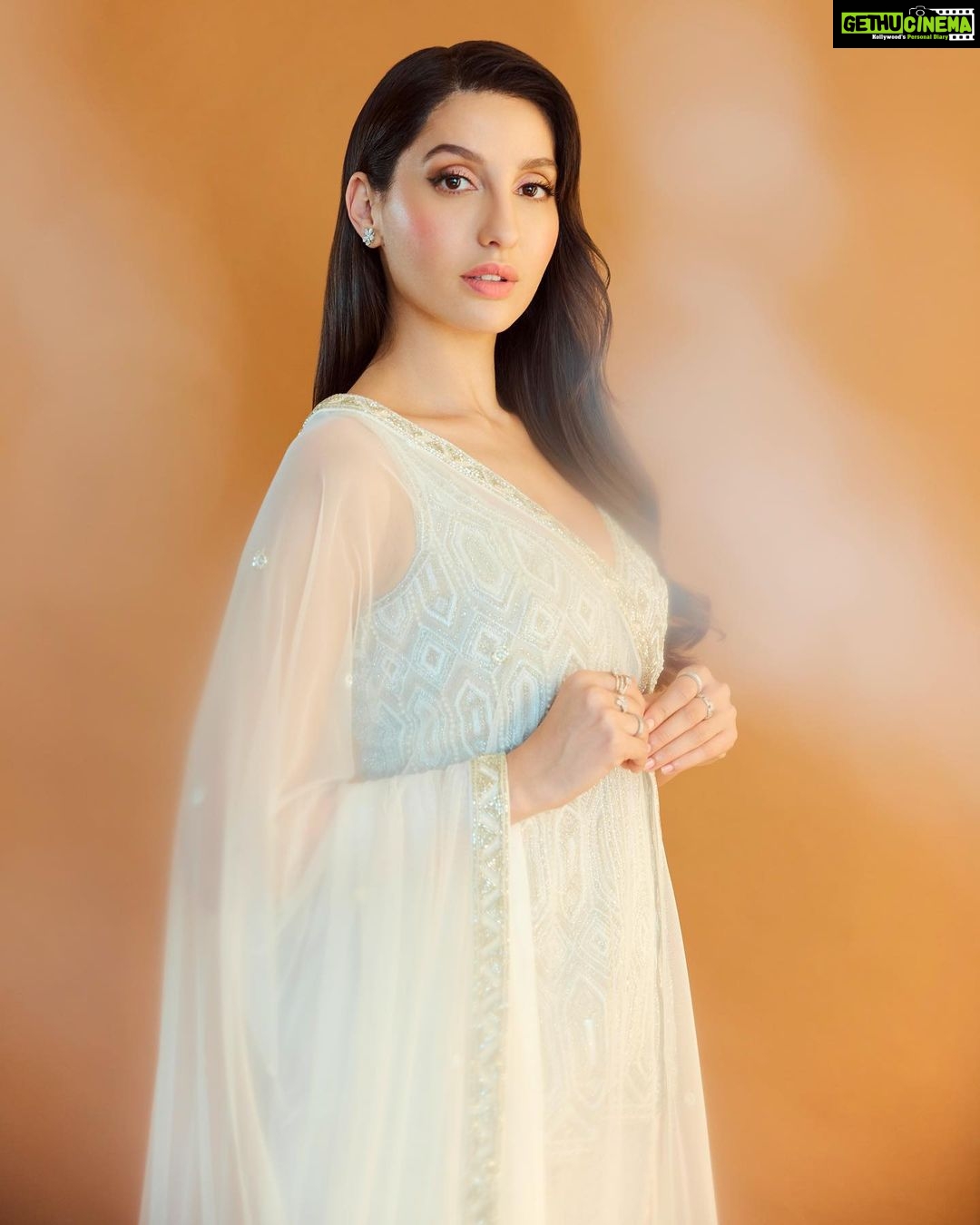 Nora Fatehi Instagram - @marianna_mukuchyan @aasthasharma Outfit @ritikamirchandani Earrings @diamantinafinejewels Rings @anmoljewellers