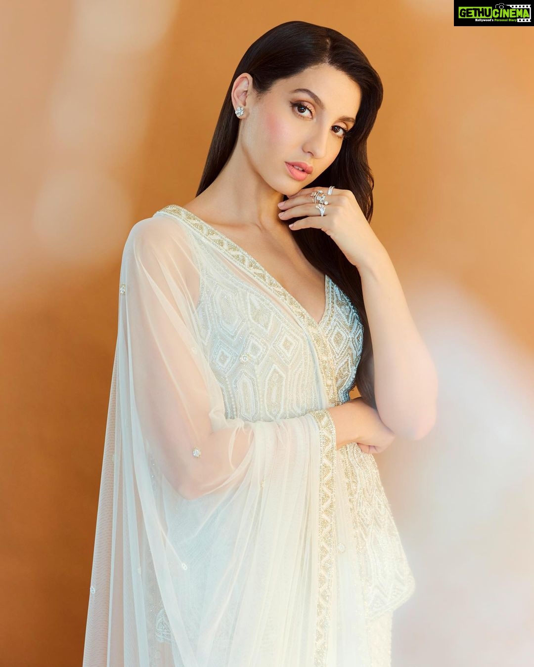 Nora Fatehi Instagram - @marianna_mukuchyan @aasthasharma Outfit @ritikamirchandani Earrings @diamantinafinejewels Rings @anmoljewellers