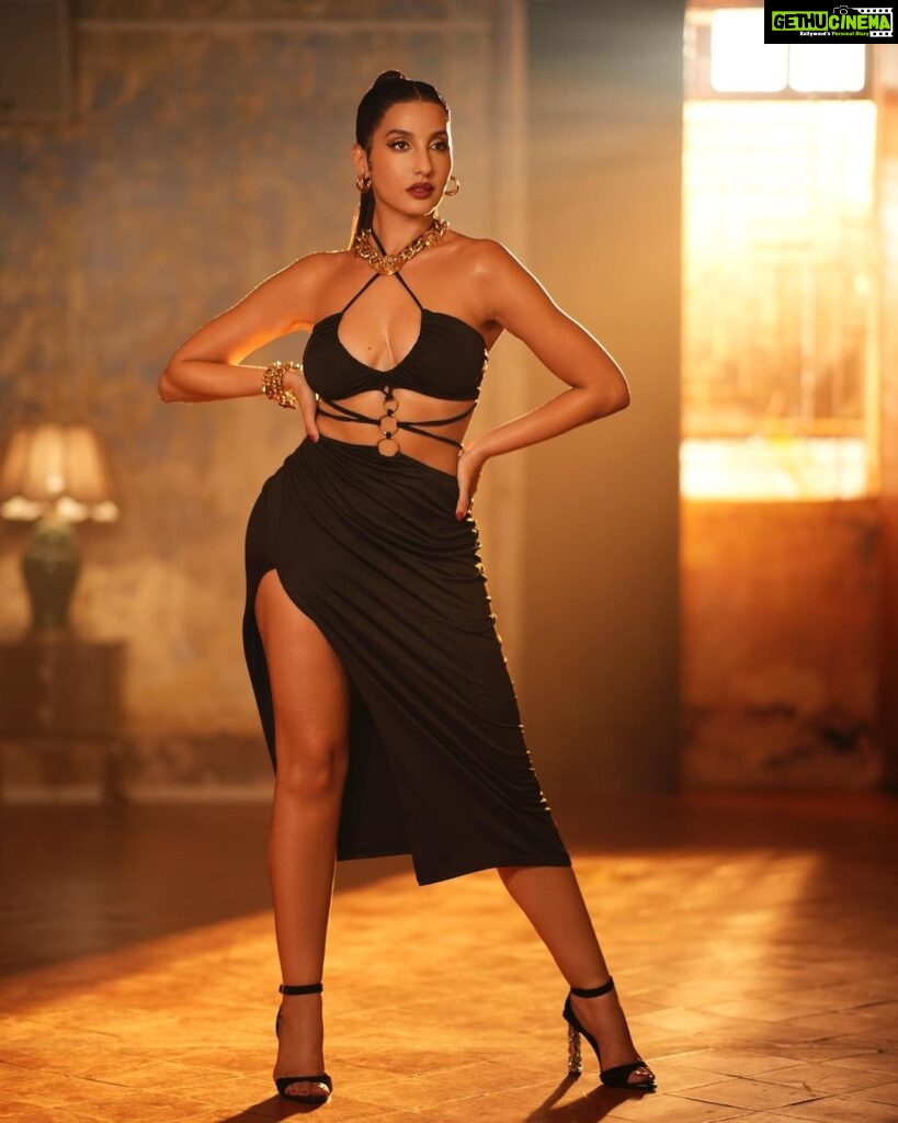 Nora Fatehi Instagram - Are u ready? Tomorrow #Sexyinmydress releases on my youtube channel 🖤 #dancewithnora #SIMD 📷 @anups_ Retouched by @dirkalexanderphotography Hair makeup @marianna_mukuchyan Styling @aasthasharma @gehnadholakia