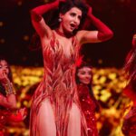 Nora Fatehi Instagram - Woke up to an overwhelming response for my Retro Performance on @iifa 🥹♥️ Thank u for all the love and thank u for watching 🫶🏾 My passion and love for stage is indescribable & i feel blessed to have these opportunities always Shoutout to @sanjayshettyofficial and @snehaworld for the amazing act!