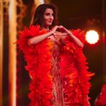 Nora Fatehi Instagram - Woke up to an overwhelming response for my Retro Performance on @iifa 🥹♥️ Thank u for all the love and thank u for watching 🫶🏾 My passion and love for stage is indescribable & i feel blessed to have these opportunities always Shoutout to @sanjayshettyofficial and @snehaworld for the amazing act!