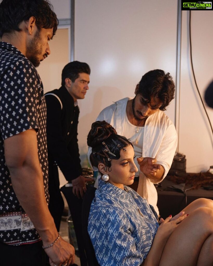 Nora Fatehi Instagram - Backstage madness with a 50’s touch 🔥♥ @manishmalhotraworld @amitthakur_hair @marianna_mukuchyan @iifa 📷 @dirkalexanderphotography
