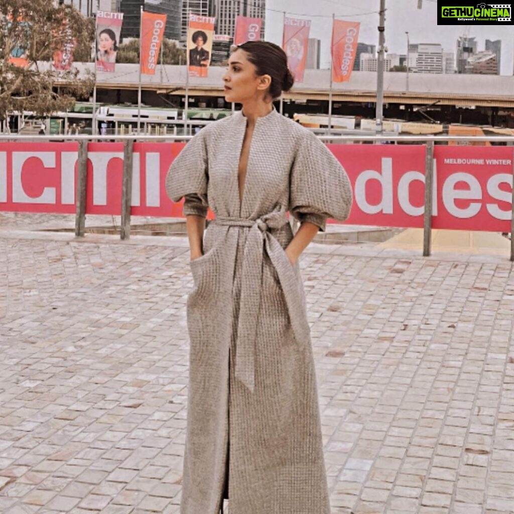 Pallavi Sharda Instagram - Wearing @mastani.label - a perfect combination of Indian & Australian fashion ethos - for the @acmionline ‘Being Seen on Screen’ session in Melbourne. Melbourne, Australia