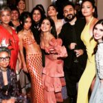 Pallavi Sharda Instagram - More love, pure love! Aussie dress, Indian jewels… I wear how I feel 💃🏽 #southasianexcellence #oscars2023 @peachhillmedia @_productofculture_ Locks by @kassabbeauty