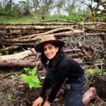 Pallavi Sharda Instagram – What’s better than contributing to reforestation? Doing it with people you love. 

🌳🧡 Galápagos Islands